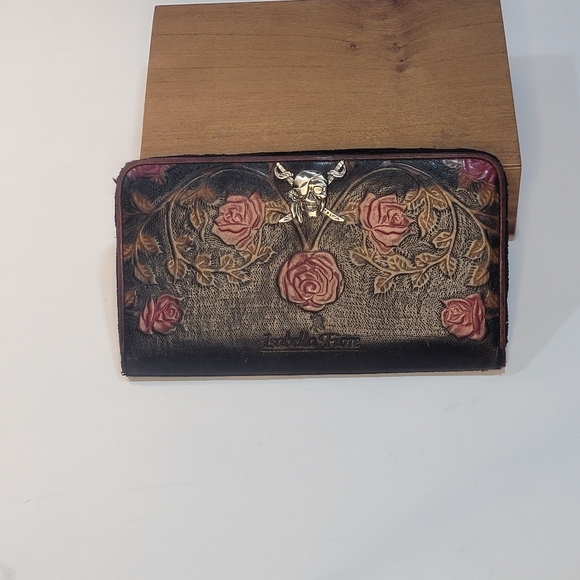 ISABELLA FIORE Vintage Embossed Leather Wallet With Silver Pirate Skull Accennts - Picture 3 of 15